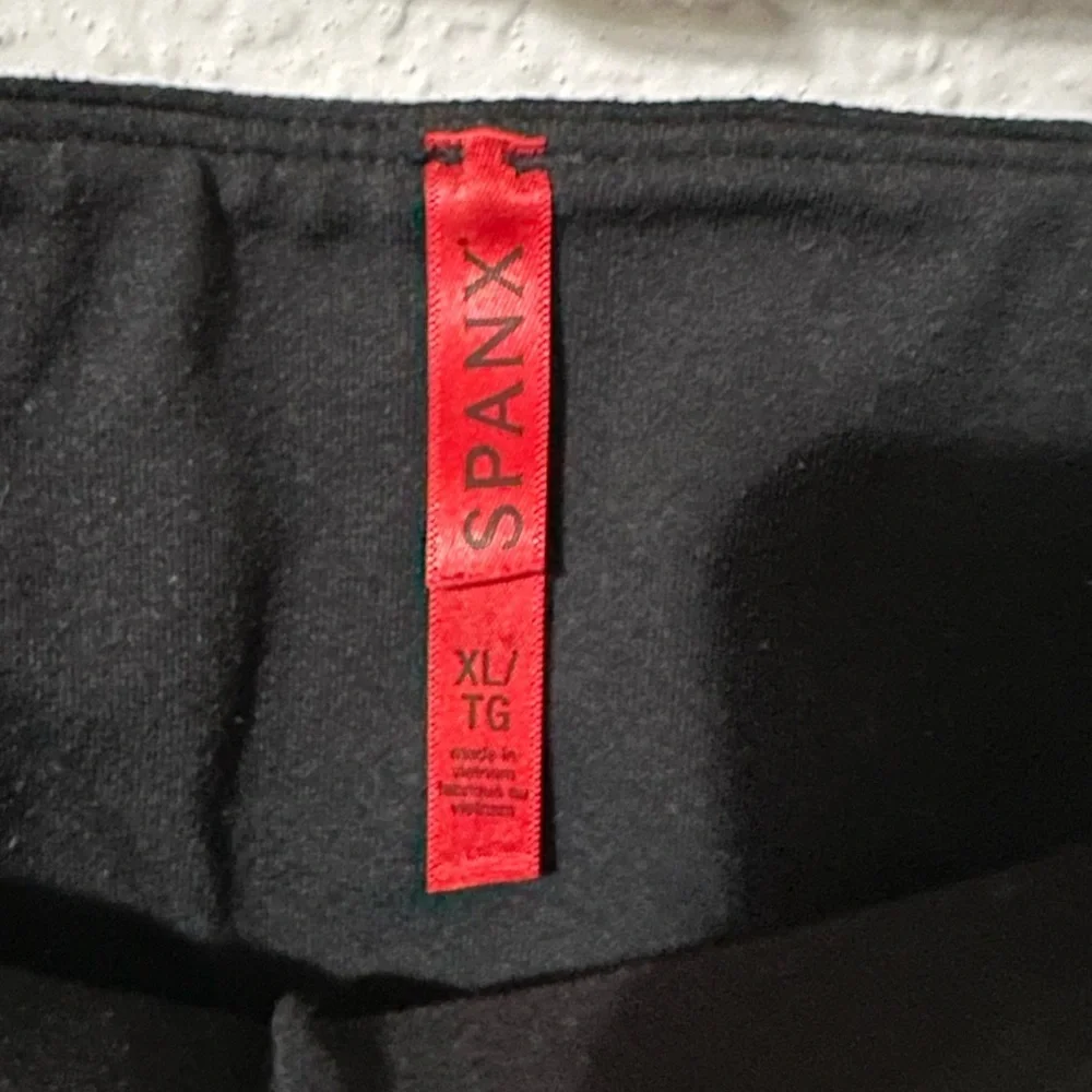 Spanx Black Structured Shaping Cropped Leggings Style 2191 Sz XL - Picture 3 of 9